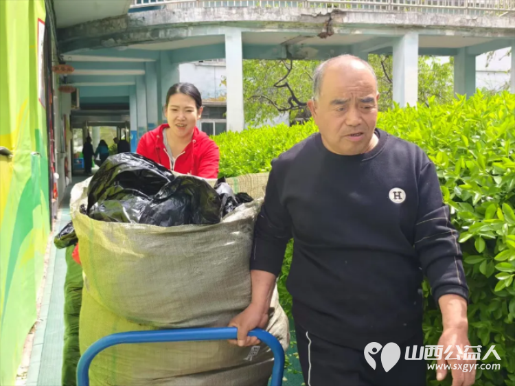 还记得三月雷锋日吗?爱的回执来了!太原煤气化第一幼儿园携太原龙城义工开展衣物捐赠活动让承载着孩子们以及大朋友们的爱心衣物传递到需要的人手中 - 第8张 - 山西公益人 还记得三月雷锋日吗?爱的回执来了!太原煤气化第一幼儿园携太原龙城义工开展衣物捐赠活动让承载着孩子们以及大朋友们的爱心衣物传递到需要的人手中 - 第8张