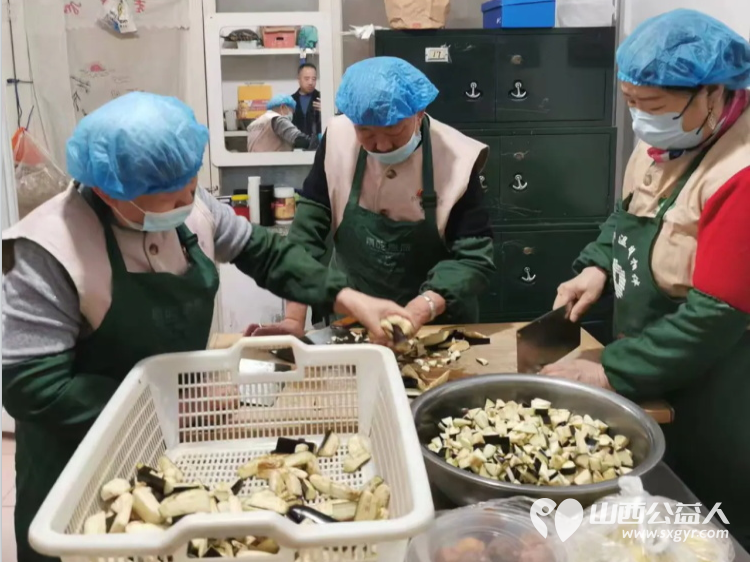 长治市小雨点公益志愿者协会第三分会隆福饭店挂牌仪式成功举行 - 第5张 - 山西公益人 长治市小雨点公益志愿者协会第三分会隆福饭店挂牌仪式成功举行 - 第5张