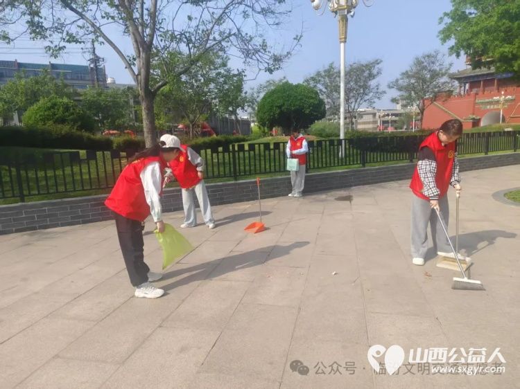 爱临汾赢未来---文明十小事 临汾市文明交通志愿者协会开展“文明同行·志愿同心”志愿服务活动 - 第8张 - 山西公益人 爱临汾赢未来---文明十小事 临汾市文明交通志愿者协会开展“文明同行·志愿同心”志愿服务活动 - 第8张