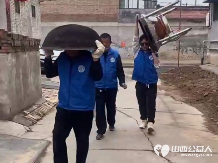 情系北岗爱暖夕阳银发庆生 长治市小雨点公益志愿者协会思源分会王新丽会长的带领下志愿者一行19人来到北岗村为孤寡老人过集体生日 - 第6张 - 山西公益人 情系北岗爱暖夕阳银发庆生 长治市小雨点公益志愿者协会思源分会王新丽会长的带领下志愿者一行19人来到北岗村为孤寡老人过集体生日 - 第6张