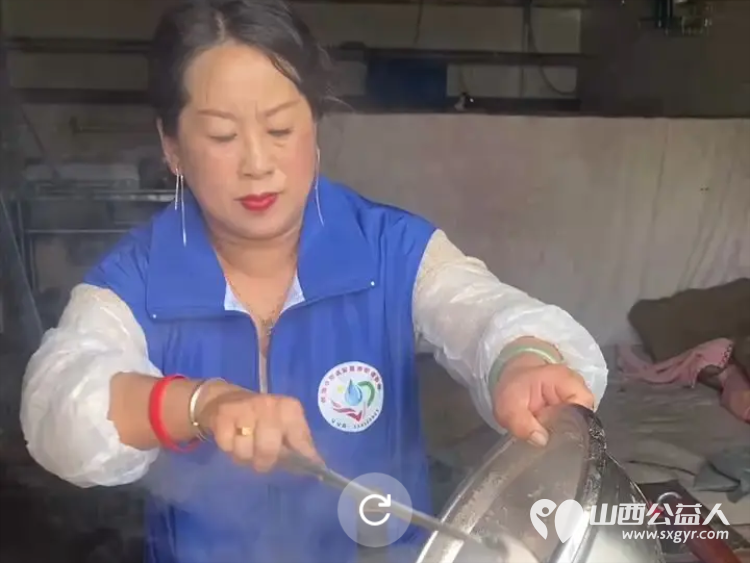 情系北岗爱暖夕阳银发庆生 长治市小雨点公益志愿者协会思源分会王新丽会长的带领下志愿者一行19人来到北岗村为孤寡老人过集体生日 - 第20张 - 山西公益人 情系北岗爱暖夕阳银发庆生 长治市小雨点公益志愿者协会思源分会王新丽会长的带领下志愿者一行19人来到北岗村为孤寡老人过集体生日 - 第20张