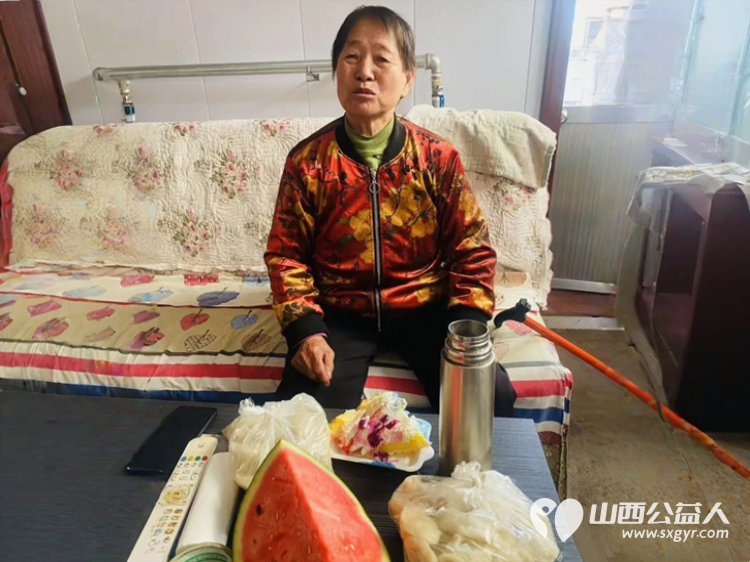 情系北岗爱暖夕阳银发庆生 长治市小雨点公益志愿者协会思源分会王新丽会长的带领下志愿者一行19人来到北岗村为孤寡老人过集体生日 - 第24张 - 山西公益人 情系北岗爱暖夕阳银发庆生 长治市小雨点公益志愿者协会思源分会王新丽会长的带领下志愿者一行19人来到北岗村为孤寡老人过集体生日 - 第24张