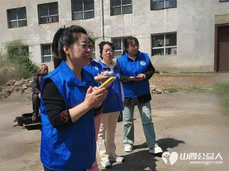 情系北岗爱暖夕阳银发庆生 长治市小雨点公益志愿者协会思源分会王新丽会长的带领下志愿者一行19人来到北岗村为孤寡老人过集体生日 - 第36张 - 山西公益人 情系北岗爱暖夕阳银发庆生 长治市小雨点公益志愿者协会思源分会王新丽会长的带领下志愿者一行19人来到北岗村为孤寡老人过集体生日 - 第36张