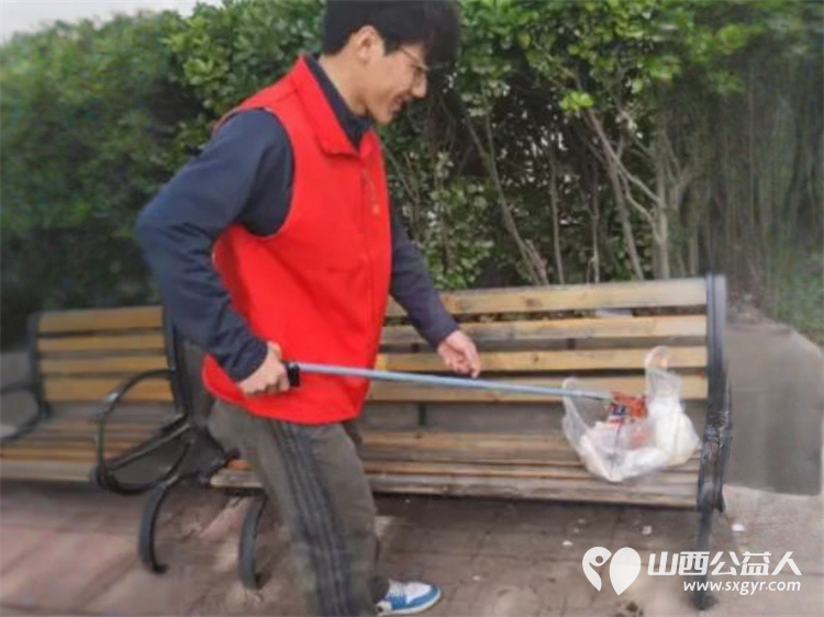 长治市阳光困境儿童帮扶协会走进八一社区居家养老服务中心义务理发+打扫卫生志愿活动 - 第12张 - 山西公益人 长治市阳光困境儿童帮扶协会走进八一社区居家养老服务中心义务理发+打扫卫生志愿活动 - 第12张