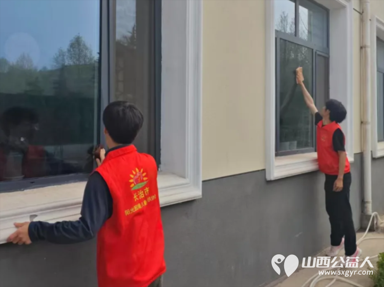 长治市阳光困境儿童帮扶协会走进八一社区居家养老服务中心义务理发+打扫卫生志愿活动 - 第24张 - 山西公益人 长治市阳光困境儿童帮扶协会走进八一社区居家养老服务中心义务理发+打扫卫生志愿活动 - 第24张