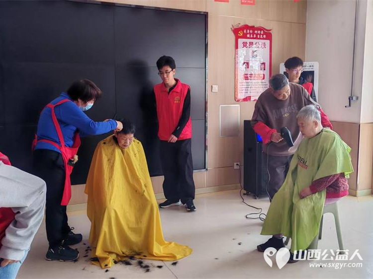 长治市阳光困境儿童帮扶协会走进八一社区居家养老服务中心义务理发+打扫卫生志愿活动 - 第8张 - 山西公益人 长治市阳光困境儿童帮扶协会走进八一社区居家养老服务中心义务理发+打扫卫生志愿活动 - 第8张