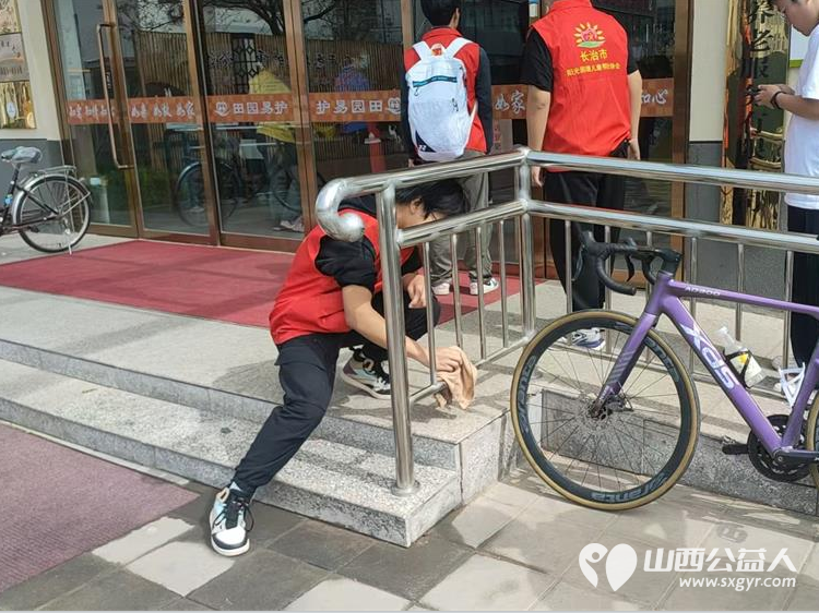 长治市阳光困境儿童帮扶协会走进八一社区居家养老服务中心义务理发+打扫卫生志愿活动 - 第23张 - 山西公益人 长治市阳光困境儿童帮扶协会走进八一社区居家养老服务中心义务理发+打扫卫生志愿活动 - 第23张