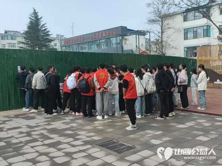 长治市阳光困境儿童帮扶协会走进八一社区居家养老服务中心义务理发+打扫卫生志愿活动 - 第3张 - 山西公益人 长治市阳光困境儿童帮扶协会走进八一社区居家养老服务中心义务理发+打扫卫生志愿活动 - 第3张