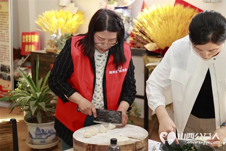 中国好人袁国萍和志愿者们一起到清徐县云华养老院慰问老人 - 第9张