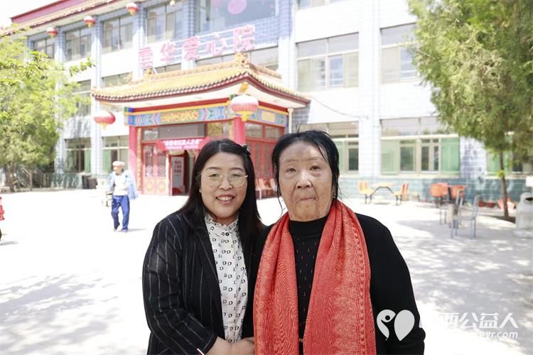 中国好人袁国萍和志愿者们一起到清徐县云华养老院慰问老人 - 第3张