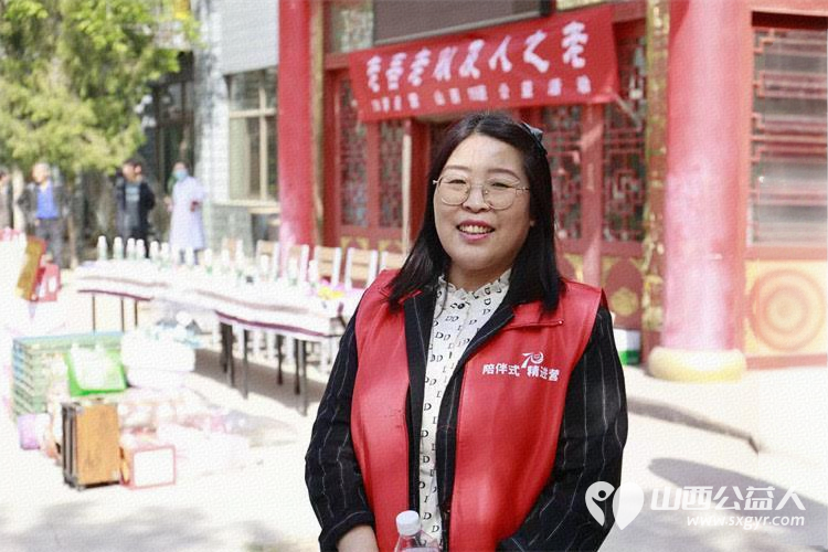 中国好人袁国萍和志愿者们一起到清徐县云华养老院慰问老人 - 第7张