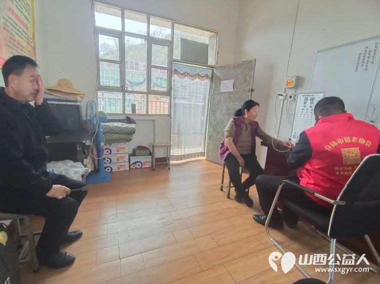 4月19日介休市敬老协会志愿者敬老助老活动走进张兰镇板峪村服务老人理发义诊 - 第12张 - 山西公益人 4月19日介休市敬老协会志愿者敬老助老活动走进张兰镇板峪村服务老人理发义诊 - 第12张