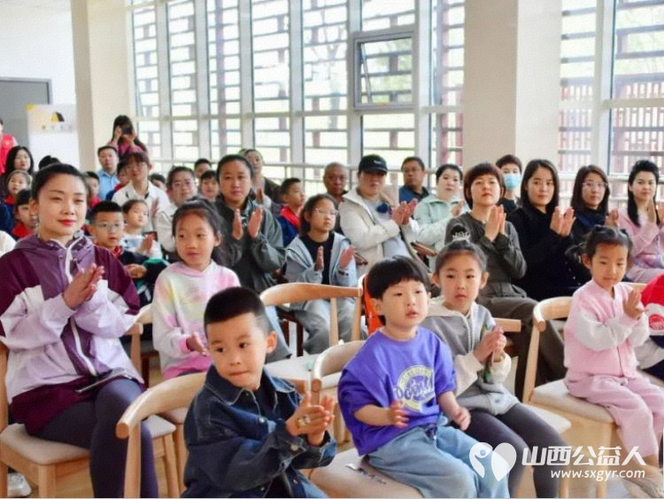 传递文明家风共筑书香城市 忻州市举办“文明忻州 书香沁忻”大型亲子读书会为文明城市创建增添人文亮色 - 第3张 - 山西公益人 传递文明家风共筑书香城市 忻州市举办“文明忻州 书香沁忻”大型亲子读书会为文明城市创建增添人文亮色 - 第3张
