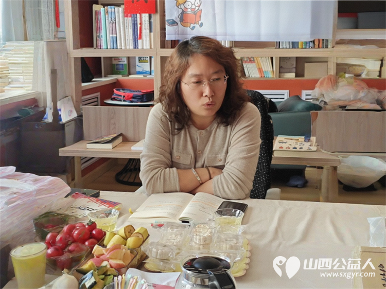 书香漫溢共探多元世界 吕梁市离石区青年志愿者协会妇联携手爱心单位止心书屋举办了一场别开生面的主题读书会 - 第9张 - 山西公益人 书香漫溢共探多元世界 吕梁市离石区青年志愿者协会妇联携手爱心单位止心书屋举办了一场别开生面的主题读书会 - 第9张