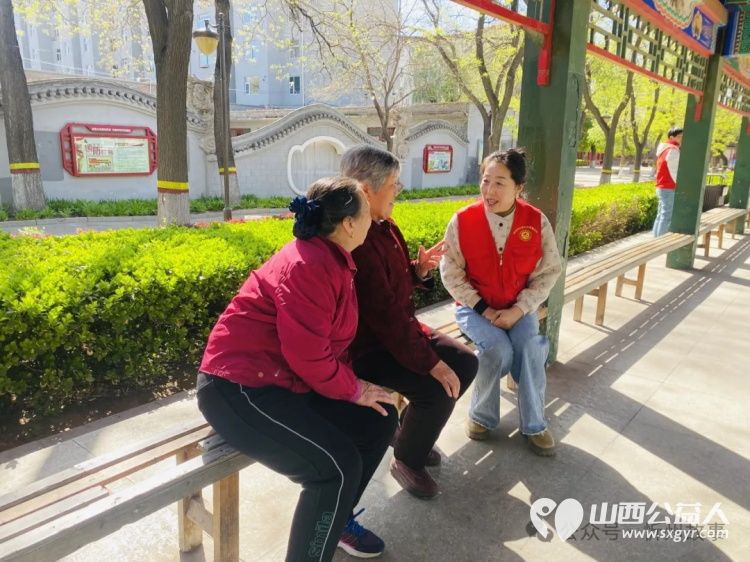 忻州市心连心志愿服务队的志愿者们来到古钟公园参与“做好守护地球的使者”地球日主题志愿服务活动守护赖以生存的家园 - 第10张 - 山西公益人 忻州市心连心志愿服务队的志愿者们来到古钟公园参与“做好守护地球的使者”地球日主题志愿服务活动守护赖以生存的家园 - 第10张