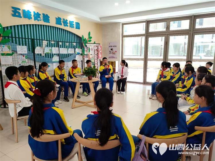 在书香里绽放的非遗晋源区第八实验小学校“4·23”世界读书日晋源区图书馆图书捐赠及千人共唱2025年世界读书日推广曲《阅读有光》 - 第6张 - 山西公益人 在书香里绽放的非遗晋源区第八实验小学校“4·23”世界读书日晋源区图书馆图书捐赠及千人共唱2025年世界读书日推广曲《阅读有光》 - 第6张
