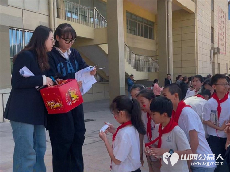 在书香里绽放的非遗晋源区第八实验小学校“4·23”世界读书日晋源区图书馆图书捐赠及千人共唱2025年世界读书日推广曲《阅读有光》 - 第9张 - 山西公益人 在书香里绽放的非遗晋源区第八实验小学校“4·23”世界读书日晋源区图书馆图书捐赠及千人共唱2025年世界读书日推广曲《阅读有光》 - 第9张