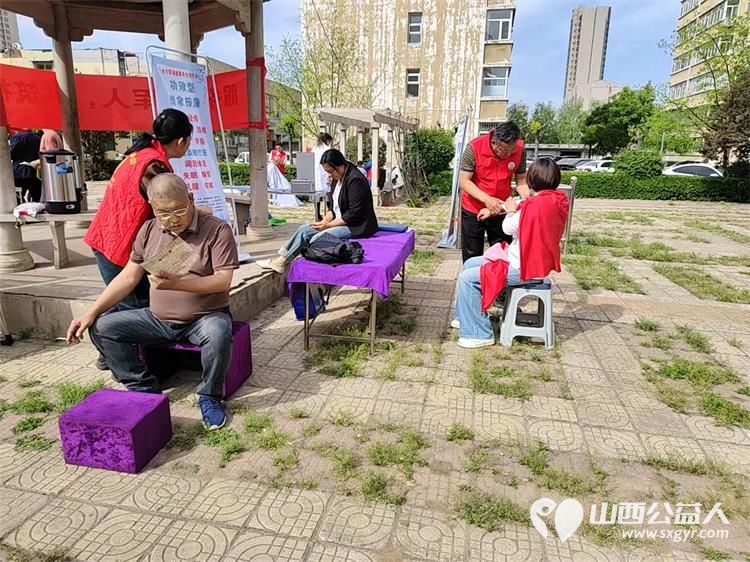 志愿服务进社区健康活动暖人心——介休市敬老协会组织志愿者4月23日在北坛街道崇文街社区服务老人 - 第33张 - 山西公益人 志愿服务进社区健康活动暖人心——介休市敬老协会组织志愿者4月23日在北坛街道崇文街社区服务老人 - 第33张