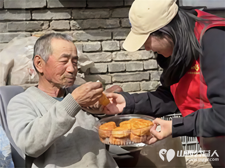 忻州市爱心公益协会情暖五台山孤寡老人 奔赴五台山景区台怀镇光明寺村看望73岁的五保户老人卜五 - 第10张 - 山西公益人 忻州市爱心公益协会情暖五台山孤寡老人 奔赴五台山景区台怀镇光明寺村看望73岁的五保户老人卜五 - 第10张