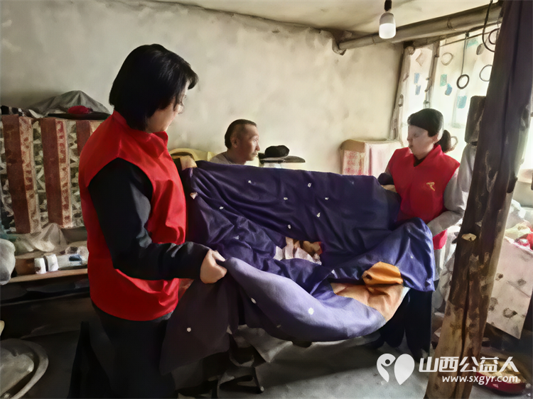 忻州市爱心公益协会情暖五台山孤寡老人 奔赴五台山景区台怀镇光明寺村看望73岁的五保户老人卜五 - 第9张 - 山西公益人 忻州市爱心公益协会情暖五台山孤寡老人 奔赴五台山景区台怀镇光明寺村看望73岁的五保户老人卜五 - 第9张
