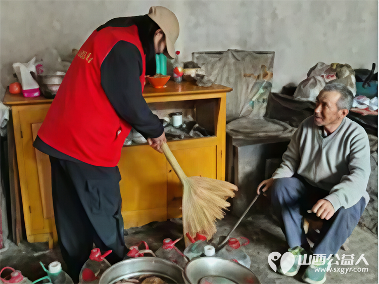 忻州市爱心公益协会情暖五台山孤寡老人 奔赴五台山景区台怀镇光明寺村看望73岁的五保户老人卜五 - 第7张 - 山西公益人 忻州市爱心公益协会情暖五台山孤寡老人 奔赴五台山景区台怀镇光明寺村看望73岁的五保户老人卜五 - 第7张