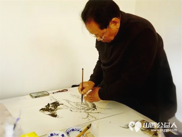 墨香润乡村丹青绘振兴——原平市文联文艺志愿服务走进匙村开展文艺进农村活动书法绘画作品赠送给农民兄弟 - 第5张 - 山西公益人 墨香润乡村丹青绘振兴——原平市文联文艺志愿服务走进匙村开展文艺进农村活动书法绘画作品赠送给农民兄弟 - 第5张