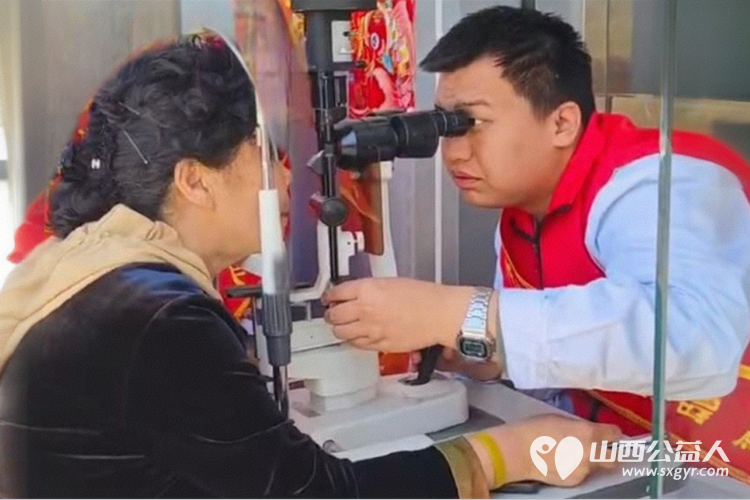 新时代“三晋银龄行动”|太原学花志愿服务中心在晋源区开展“热血传递爱心 关怀温暖人心”无偿献血活动 - 第12张 - 山西公益人 新时代“三晋银龄行动”|太原学花志愿服务中心在晋源区开展“热血传递爱心 关怀温暖人心”无偿献血活动 - 第12张