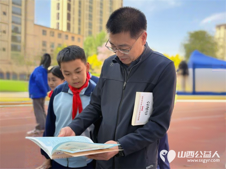 太原尖草坪区迎新街小学开展旧书遇新主阅读再相遇为主题的图书跳蚤市场活动 - 第14张 - 山西公益人 太原尖草坪区迎新街小学开展旧书遇新主阅读再相遇为主题的图书跳蚤市场活动 - 第14张