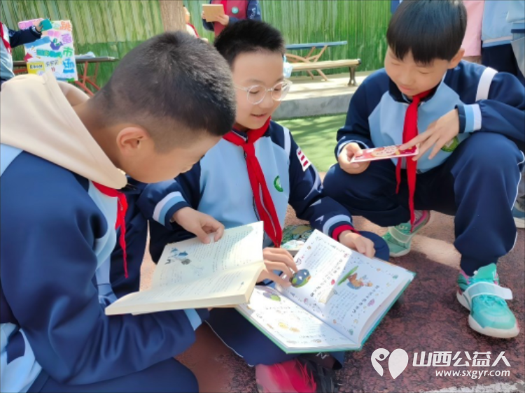 太原尖草坪区迎新街小学开展旧书遇新主阅读再相遇为主题的图书跳蚤市场活动 - 第11张 - 山西公益人 太原尖草坪区迎新街小学开展旧书遇新主阅读再相遇为主题的图书跳蚤市场活动 - 第11张