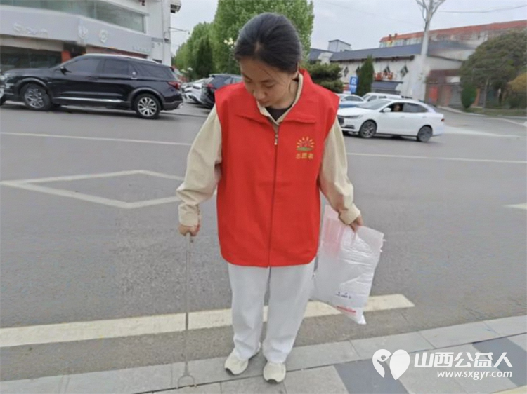 长治阳光儿童困境帮扶协会走进府后社区长运家属院开展义剪义诊活动 - 第12张 - 山西公益人 长治阳光儿童困境帮扶协会走进府后社区长运家属院开展义剪义诊活动 - 第12张