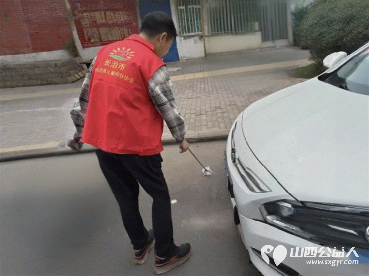 长治阳光儿童困境帮扶协会走进府后社区长运家属院开展义剪义诊活动 - 第11张 - 山西公益人 长治阳光儿童困境帮扶协会走进府后社区长运家属院开展义剪义诊活动 - 第11张