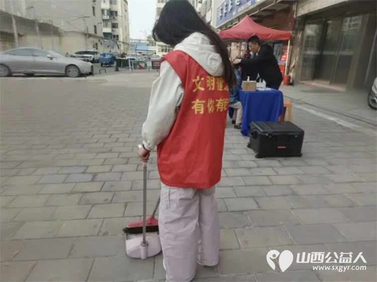 长治阳光儿童困境帮扶协会走进府后社区长运家属院开展义剪义诊活动 - 第4张 - 山西公益人 长治阳光儿童困境帮扶协会走进府后社区长运家属院开展义剪义诊活动 - 第4张