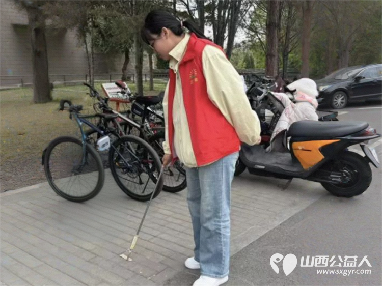 长治阳光儿童困境帮扶协会走进府后社区长运家属院开展义剪义诊活动 - 第8张 - 山西公益人 长治阳光儿童困境帮扶协会走进府后社区长运家属院开展义剪义诊活动 - 第8张
