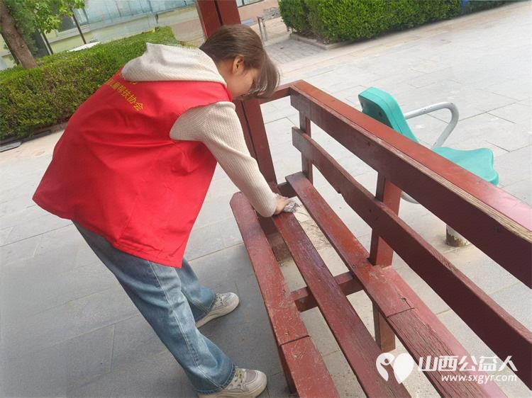 长治市阳光困境儿童帮扶协会赴南山田园敬老院义务理发活动志愿者为老人们送上精心编排的文艺节目 - 第33张