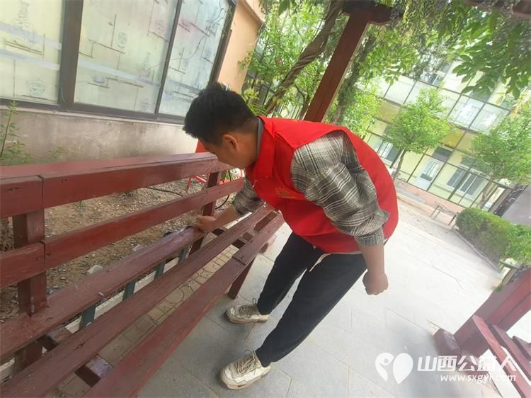 长治市阳光困境儿童帮扶协会赴南山田园敬老院义务理发活动志愿者为老人们送上精心编排的文艺节目 - 第30张