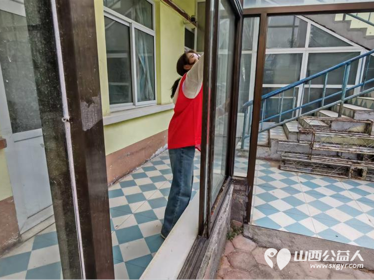 长治市阳光困境儿童帮扶协会赴南山田园敬老院义务理发活动志愿者为老人们送上精心编排的文艺节目 - 第19张