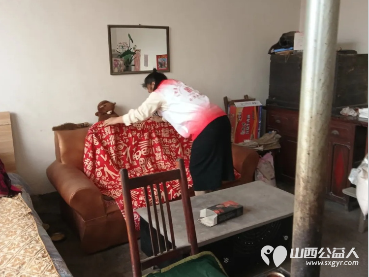 世间烟火气爱心暖人间 长治市正能量公益协会杨海燕(叶)老师带领团队成员赴壶关县大坪上村对孤寡老人李计忠、秦七则、李迷元等老人进行心灵慰藉 - 第7张 - 山西公益人 世间烟火气爱心暖人间 长治市正能量公益协会杨海燕(叶)老师带领团队成员赴壶关县大坪上村对孤寡老人李计忠、秦七则、李迷元等老人进行心灵慰藉 - 第7张