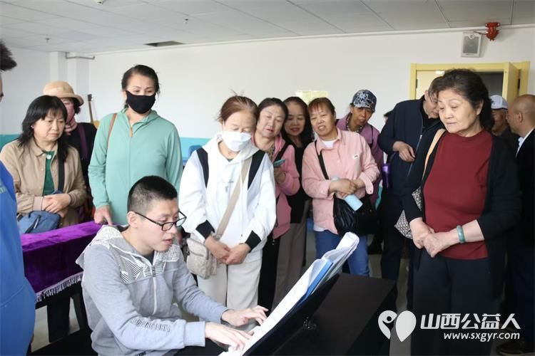 大家人寿山西分公司团队再次来到太原市灵星康复中心陪着心青年一起做手工为心青年提供更多的帮助和支持 - 第9张 - 山西公益人 大家人寿山西分公司团队再次来到太原市灵星康复中心陪着心青年一起做手工为心青年提供更多的帮助和支持 - 第9张