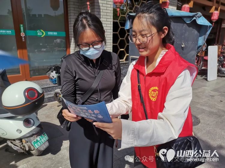 文明交通进社区普法宣传润民心 临汾市文明交通志愿者协会携手交警支队开展普法宣传活动 - 第10张 - 山西公益人 文明交通进社区普法宣传润民心 临汾市文明交通志愿者协会携手交警支队开展普法宣传活动 - 第10张