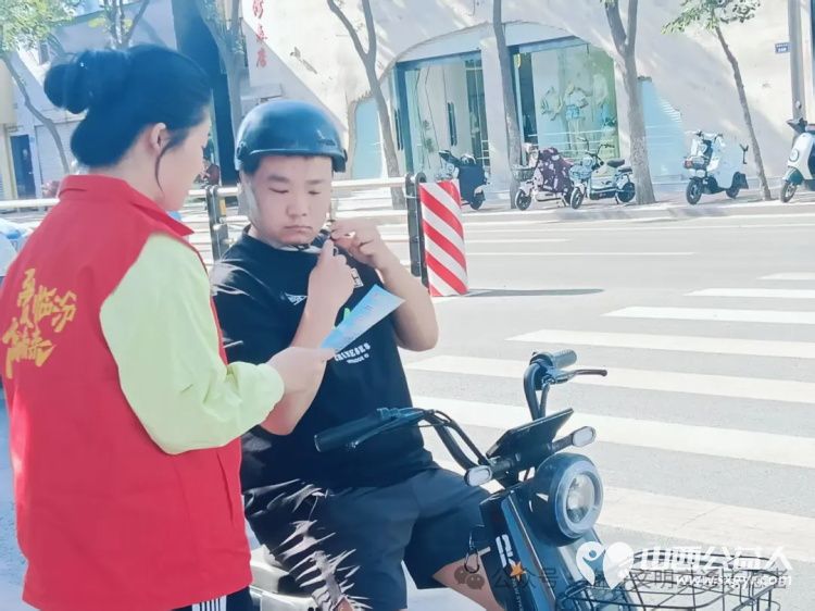 文明交通进社区普法宣传润民心 临汾市文明交通志愿者协会携手交警支队开展普法宣传活动 - 第24张 - 山西公益人 文明交通进社区普法宣传润民心 临汾市文明交通志愿者协会携手交警支队开展普法宣传活动 - 第24张