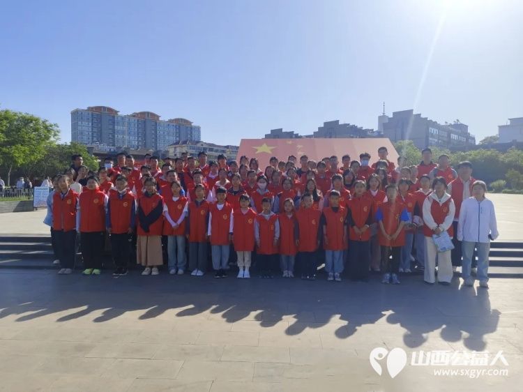 文明交通进社区普法宣传润民心 临汾市文明交通志愿者协会携手交警支队开展普法宣传活动 - 第2张 - 山西公益人 文明交通进社区普法宣传润民心 临汾市文明交通志愿者协会携手交警支队开展普法宣传活动 - 第2张