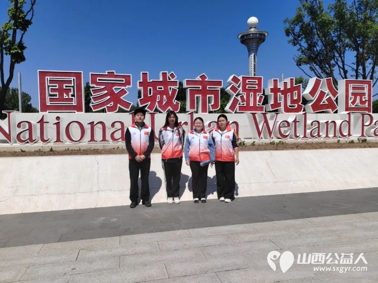 劳动践初心文明润心田----长治市正能量公益协会组织志愿者五一节漳泽湖志愿服务进行时 - 第3张 - 山西公益人 劳动践初心文明润心田----长治市正能量公益协会组织志愿者五一节漳泽湖志愿服务进行时 - 第3张