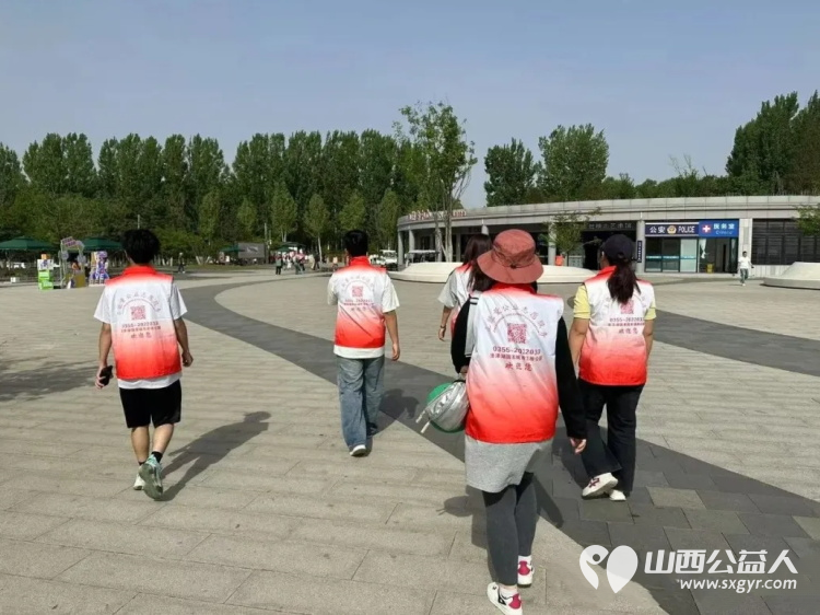 劳动践初心文明润心田----长治市正能量公益协会组织志愿者五一节漳泽湖志愿服务进行时 - 第19张 - 山西公益人 劳动践初心文明润心田----长治市正能量公益协会组织志愿者五一节漳泽湖志愿服务进行时 - 第19张