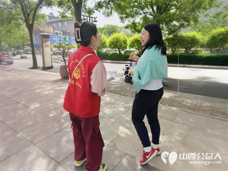 五一劳动节介休市北关街道彦博路社区志愿者协会组织志愿者在景区志愿服务活动 - 第13张