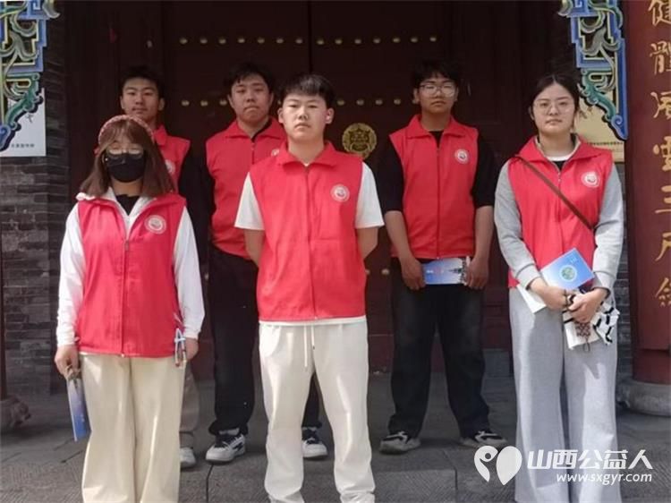 五一劳动节介休市北关街道彦博路社区志愿者协会组织志愿者在景区志愿服务活动 - 第3张