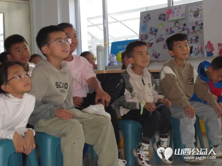 童心致敬劳动者 吕梁市离石区青年志愿者协会儿童服务站这场五一主题活动超暖 - 第3张 - 山西公益人 童心致敬劳动者 吕梁市离石区青年志愿者协会儿童服务站这场五一主题活动超暖 - 第3张