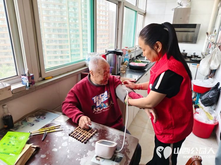 志愿服务进社区健康活动暖人心——介休市敬老协会志愿者4月30日在西关街道金融路社区为老人们爱心理发义诊 - 第29张 - 山西公益人 志愿服务进社区健康活动暖人心——介休市敬老协会志愿者4月30日在西关街道金融路社区为老人们爱心理发义诊 - 第29张