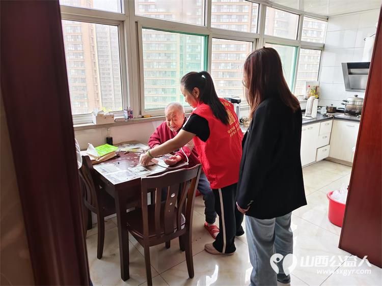 志愿服务进社区健康活动暖人心——介休市敬老协会志愿者4月30日在西关街道金融路社区为老人们爱心理发义诊 - 第46张 - 山西公益人 志愿服务进社区健康活动暖人心——介休市敬老协会志愿者4月30日在西关街道金融路社区为老人们爱心理发义诊 - 第46张