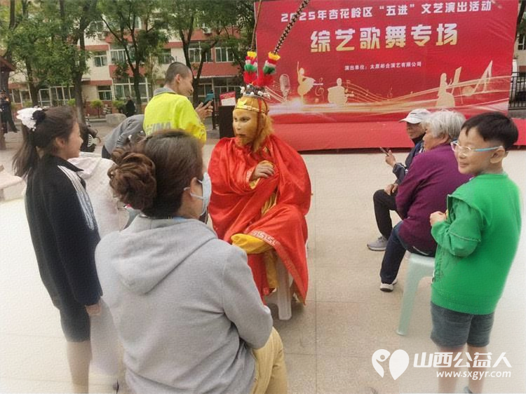 太原市山西省军区社区联合杏花岭区文旅局特邀太原彬合演艺有限公司五一和五四特别节日开展文艺汇演为居民献上了一场精彩纷呈的文化盛宴 - 第5张