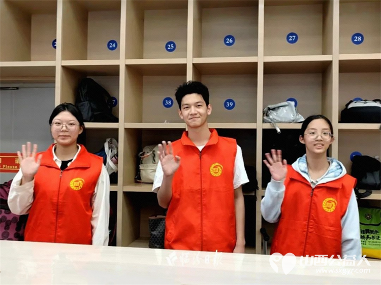 市博物馆里,有一抹耀眼的“红”记临汾市护苗爱心志愿服务队在临汾市博物馆为游客服务 - 第2张 - 山西公益人 市博物馆里,有一抹耀眼的“红”记临汾市护苗爱心志愿服务队在临汾市博物馆为游客服务 - 第2张
